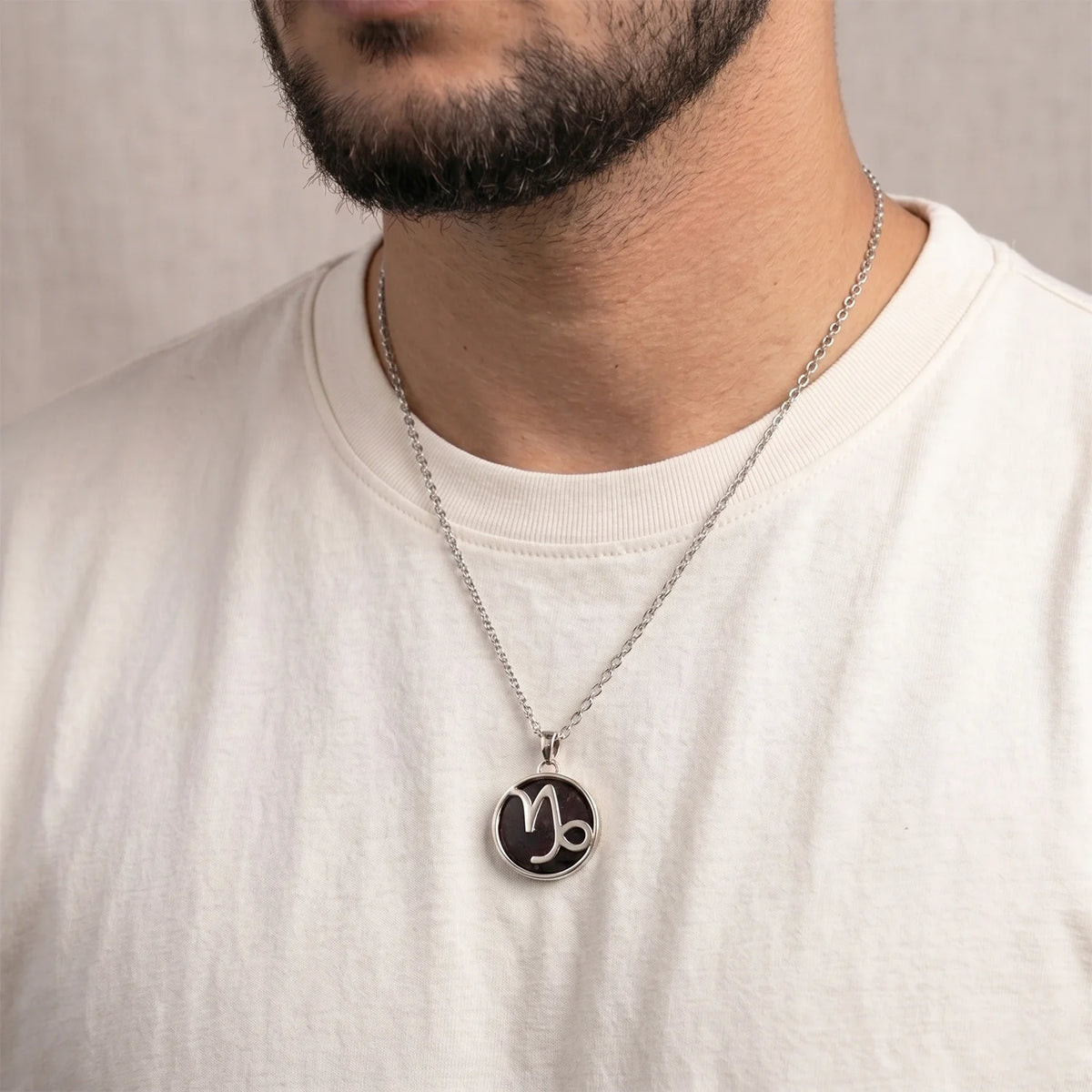 Unisex Capricorn Pendant (मकर राशि) with Garnet
