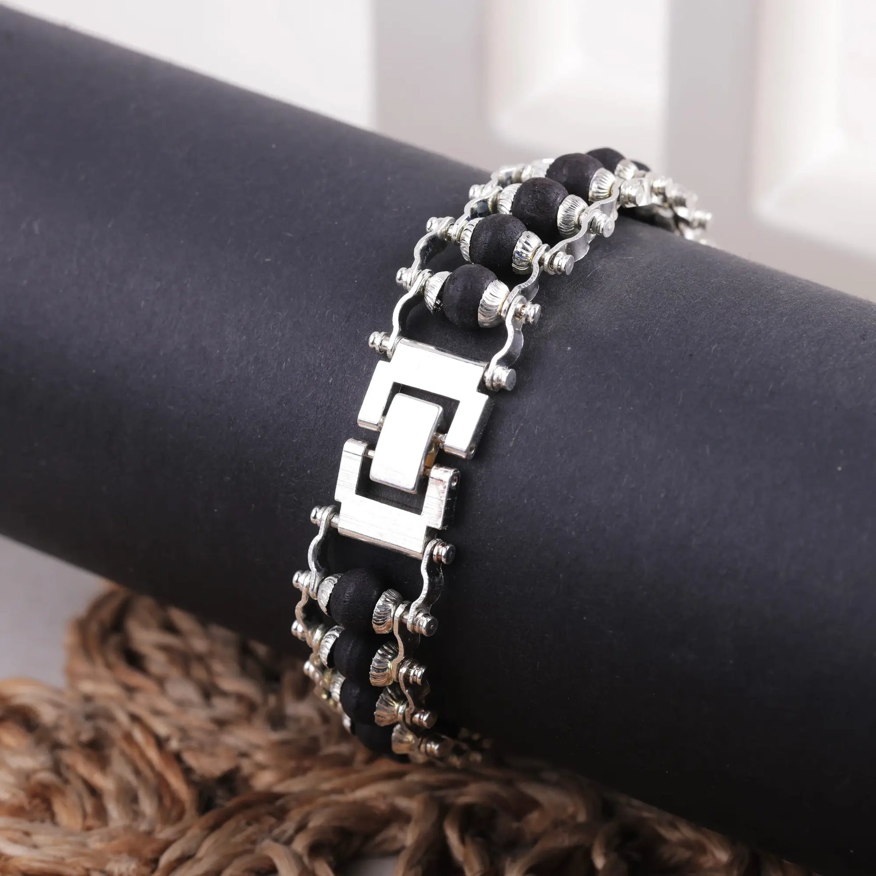 Silver Karungali ebony wood link bracelet showing box lock clasp